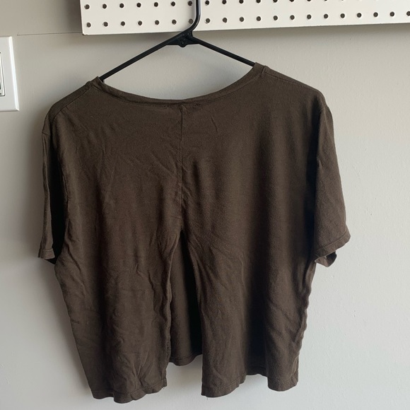 Split back Crop - Picture 2 of 4